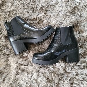 Soda Textured Ankle Boots